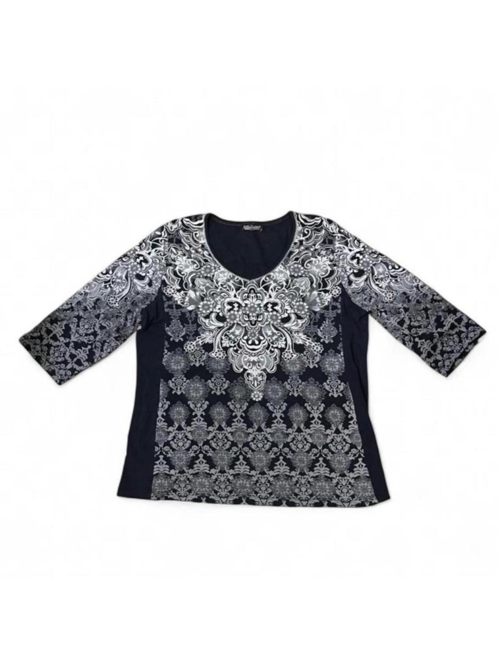 Vanilla Sugar black & white damask print top w/ rhinestones 

Size 1x


#goth #g